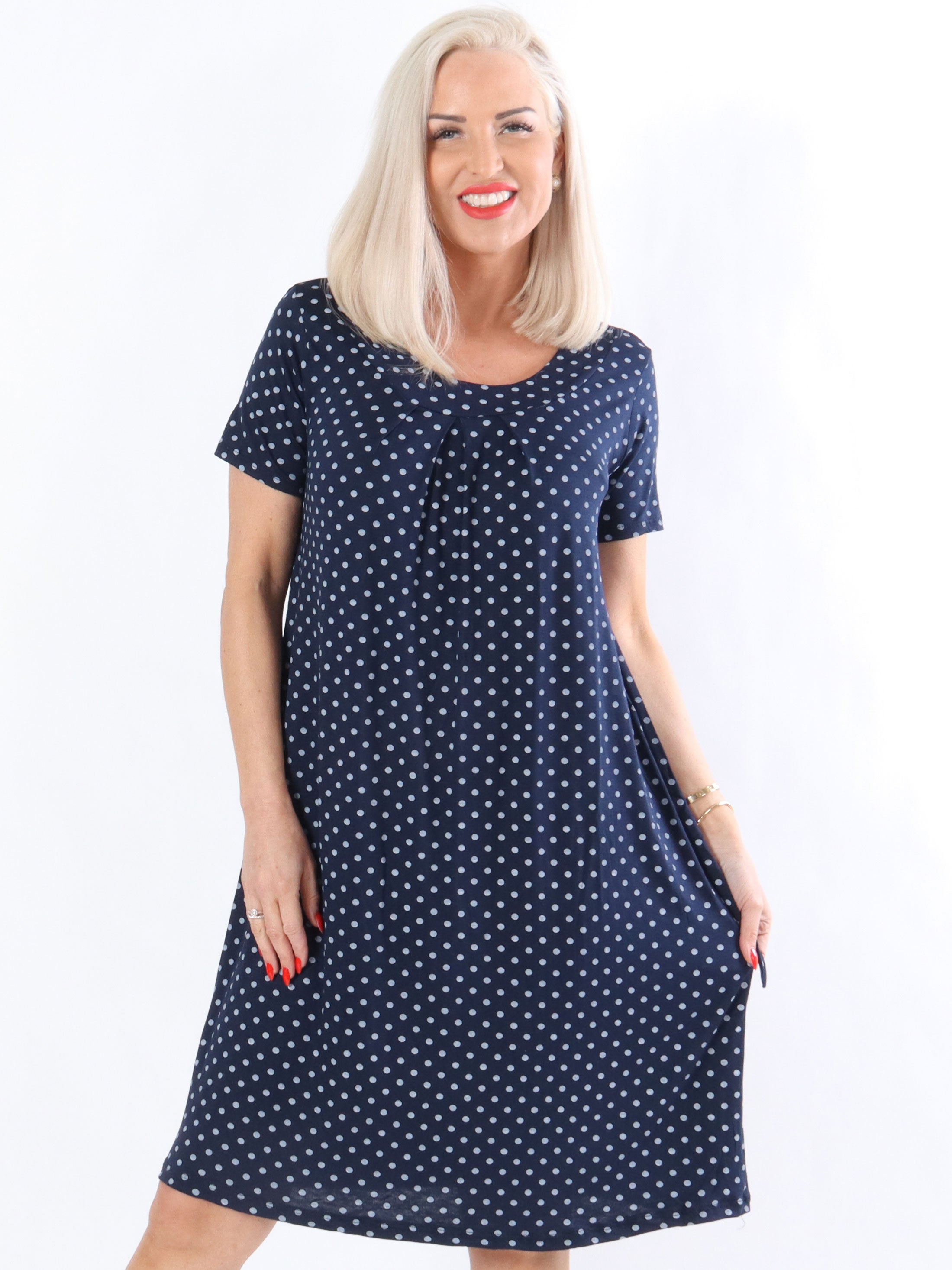 Savanna - Svart klänning med prickar och slips